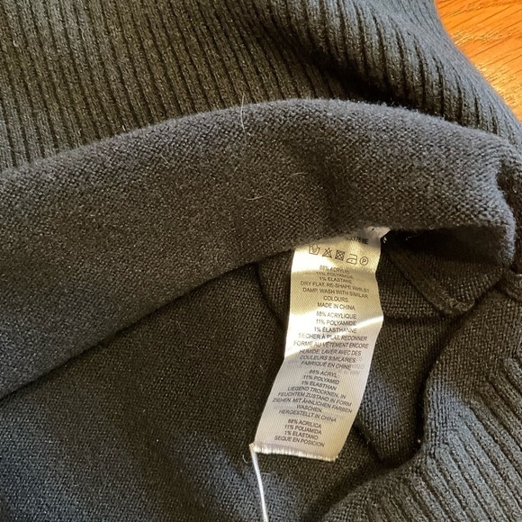 S oversized French Connection pullover sweater with  side slits. - Picture 5 of 5